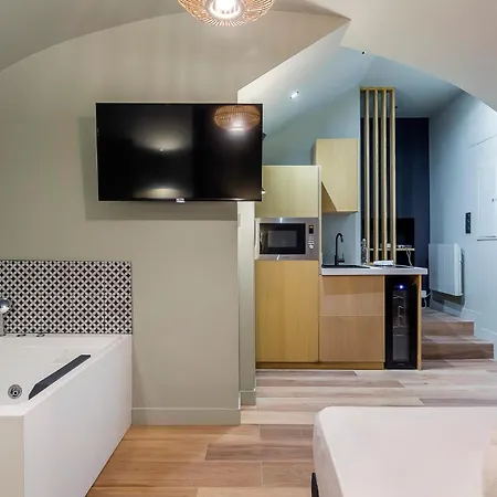 Romantique Balneo Centre Liefdeshotel *