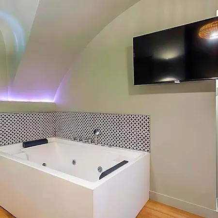 Hodinový hotel Romantique Balneo Centre Lyon
