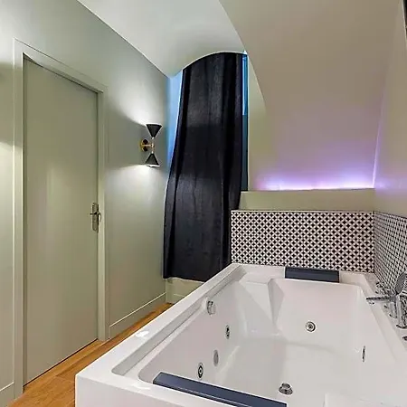 Romantique Balneo Centre Hodinový hotel Lyon